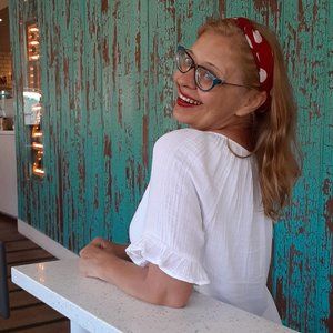 Meet your Posher, Lana